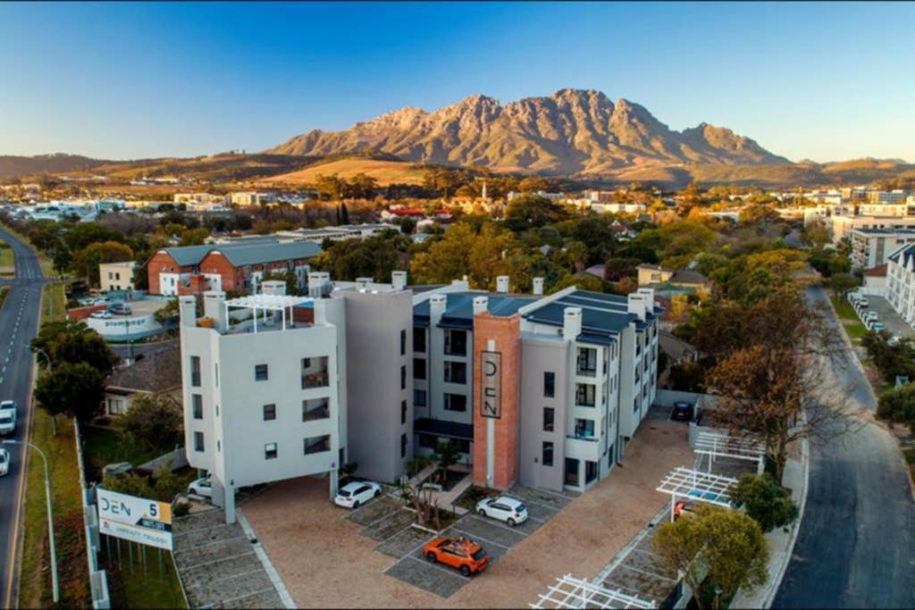 Unique Stay, The Den Apartments Стелленбос Екстер'єр фото